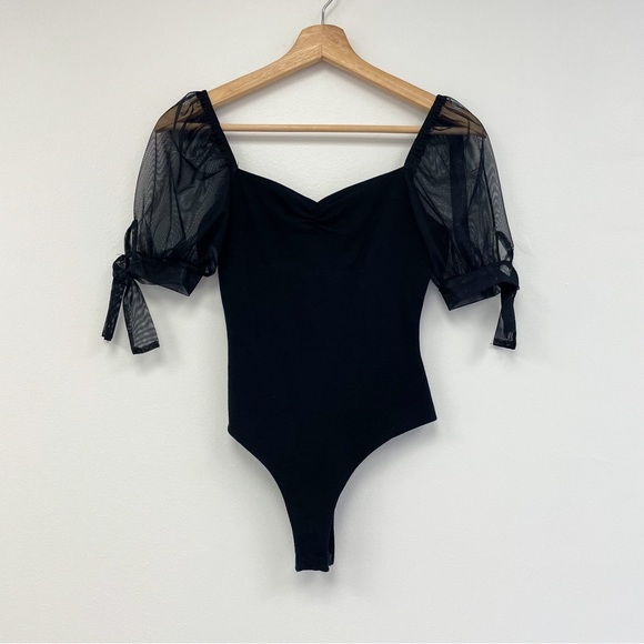 MADE TO STAND OUT BLACK MESH PUFF SLEEVE BODYSUIT - Picture 2 of 7